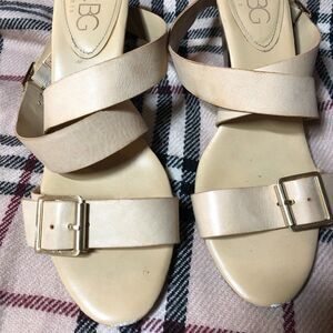 Bcbg Leather Strappy Sandals 8.5 great shape!